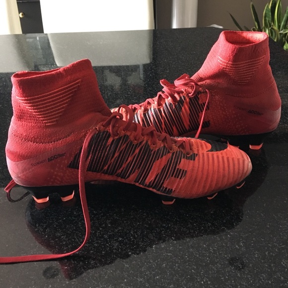 Nike Men’s Mercurial Superfly V FG cleats - Picture 2 of 5